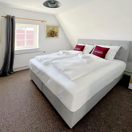 Groegers Ferienzimmer Bed and Breakfast 3*